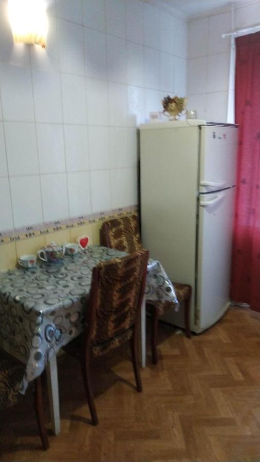 Flats Lägenhet Izyum Exteriör bild